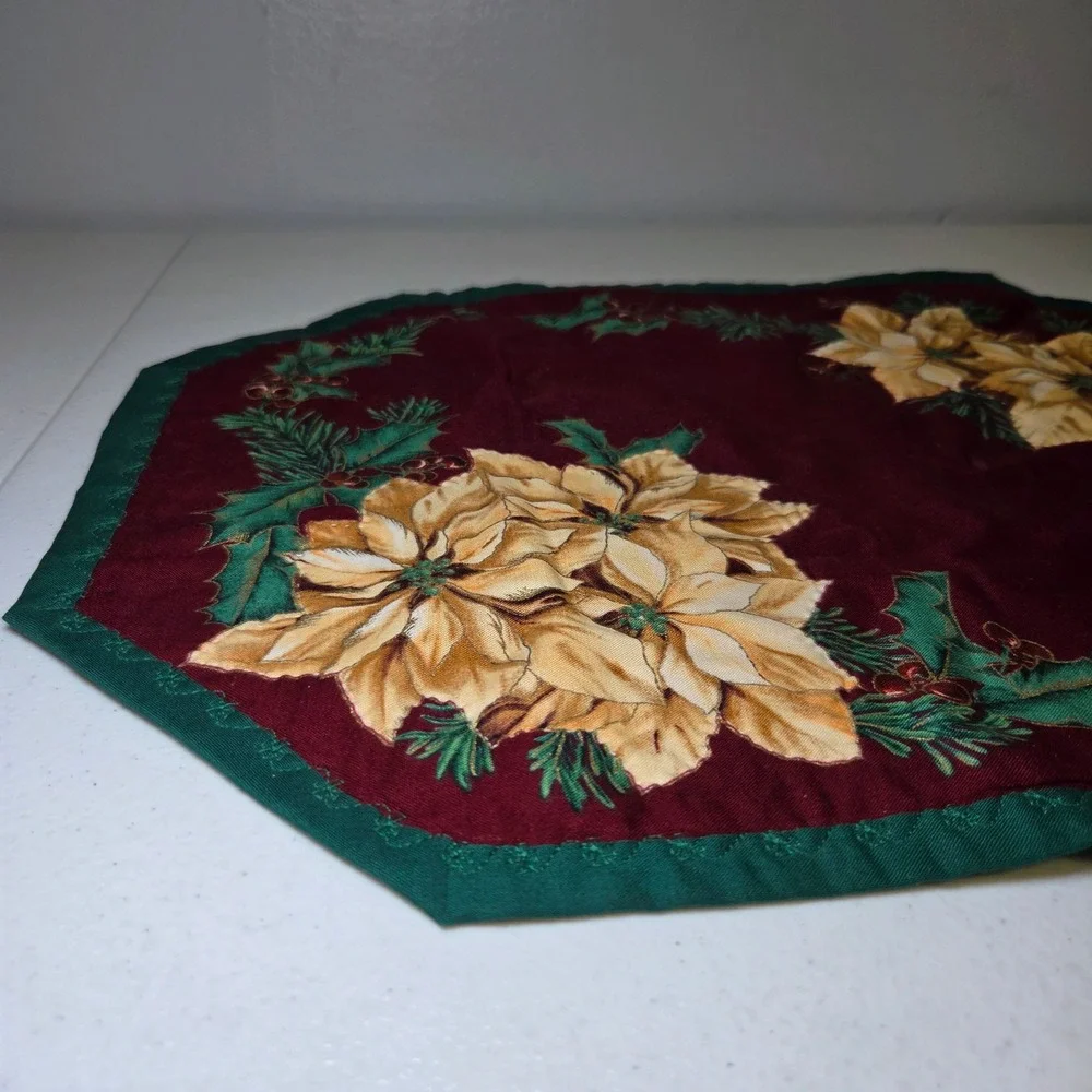 Poinsettia Holly Fabric Placemats Set of 8 Red Green Gold Christmas Holiday‎
